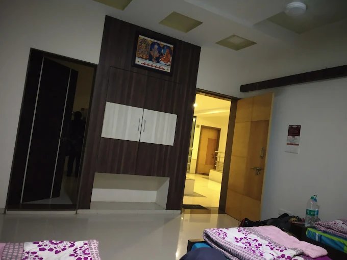 Comfortable rooms at Sarangpur Trust Dharamshala